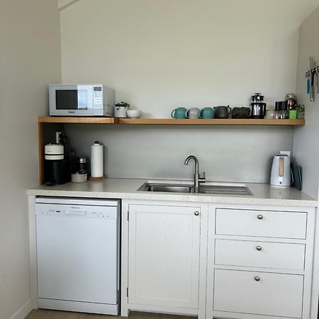 Purangi Waterfront Retreat Διαμέρισμα Cooks Beach Εξωτερικό φωτογραφία