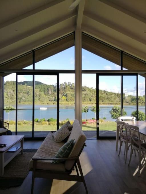 Purangi Waterfront Retreat Διαμέρισμα Cooks Beach Εξωτερικό φωτογραφία